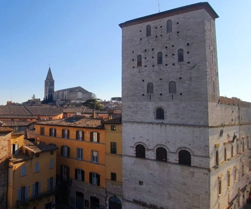 torre palazzo priori todi